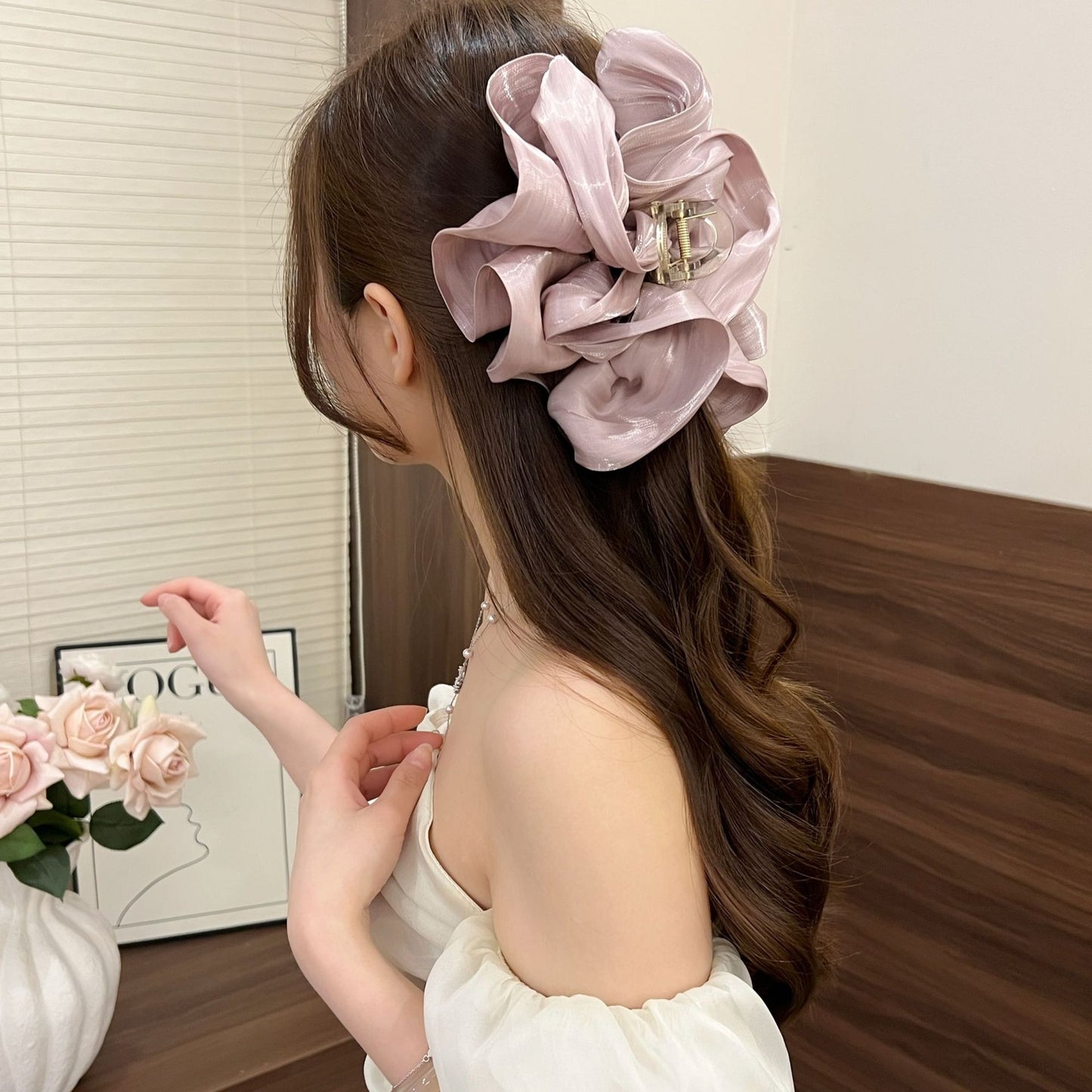 [B1325] Pleated Cloud Hair Claw Clip, Chic & Versatile Everyday Hair Accessory