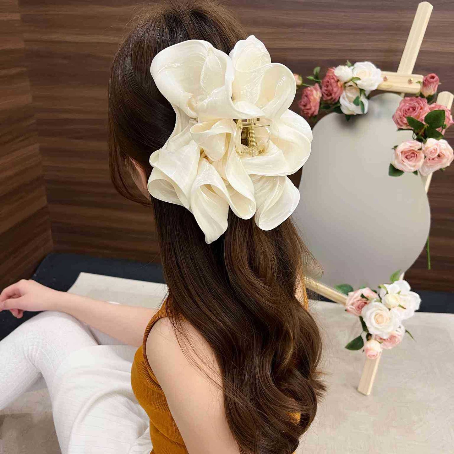 [B1325] Pleated Cloud Hair Claw Clip, Chic & Versatile Everyday Hair Accessory