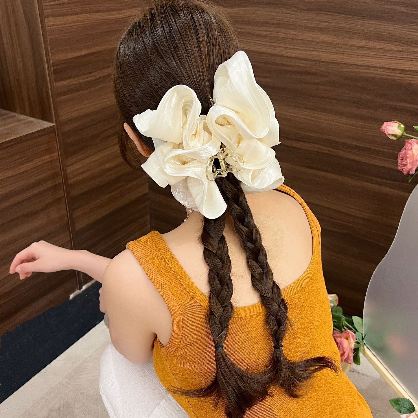 [B1325] Pleated Cloud Hair Claw Clip, Chic & Versatile Everyday Hair Accessory