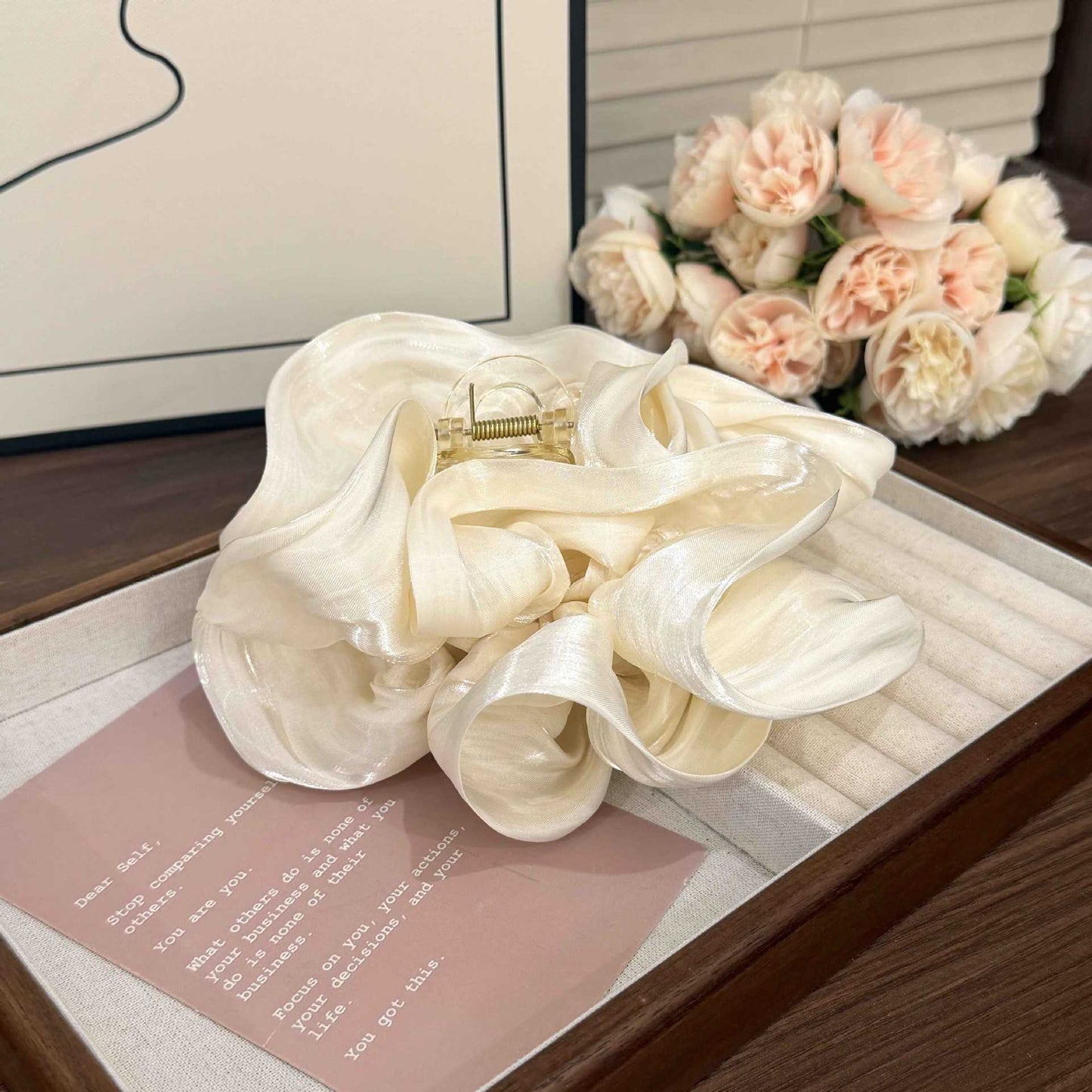 [B1325] Pleated Cloud Hair Claw Clip, Chic & Versatile Everyday Hair Accessory